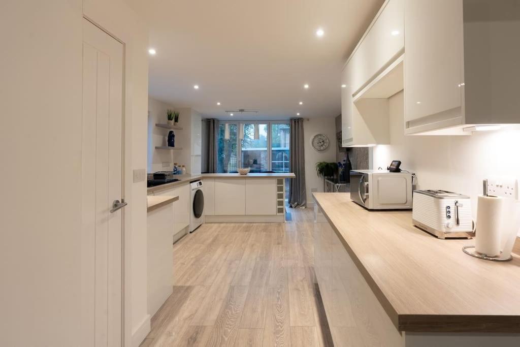 Luxury Living Away From Home Redhill (Surrey) Exterior foto