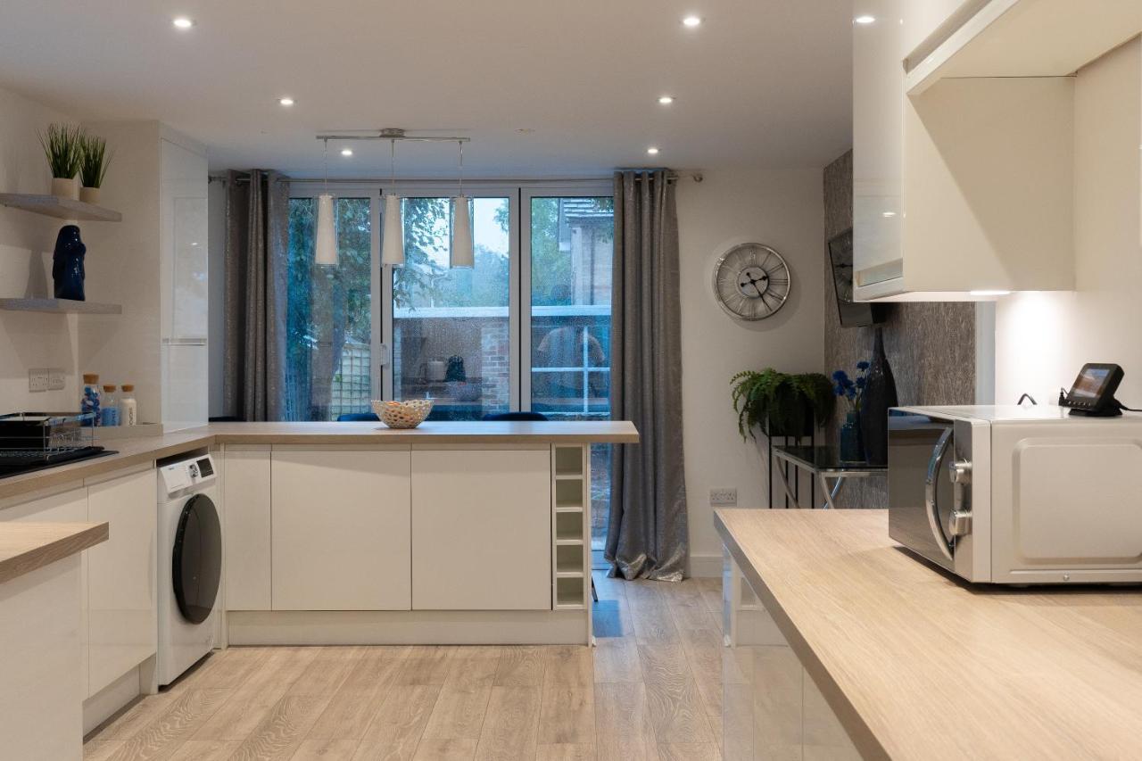 Luxury Living Away From Home Redhill (Surrey) Exterior foto